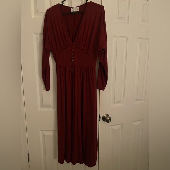 Waisted design ASOS long sleeve midi tea dress with buttons in burgundy - Picture 7 of 9